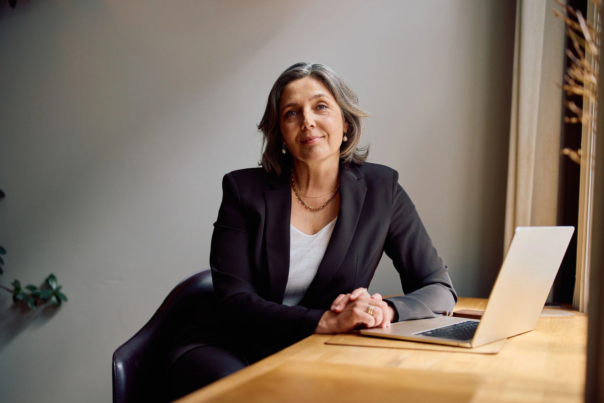 Professional businesswoman portrait - Veronica Rossi